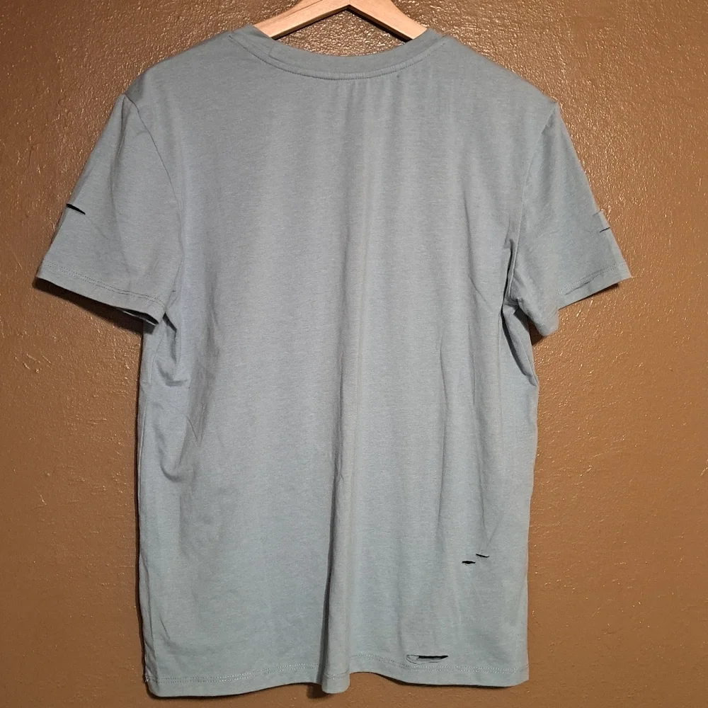 2 Distressed Tees Size Medium - Picture 5 of 6